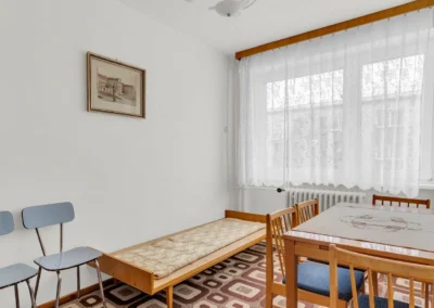 Pokoj vedle kuchyně s možností propojení